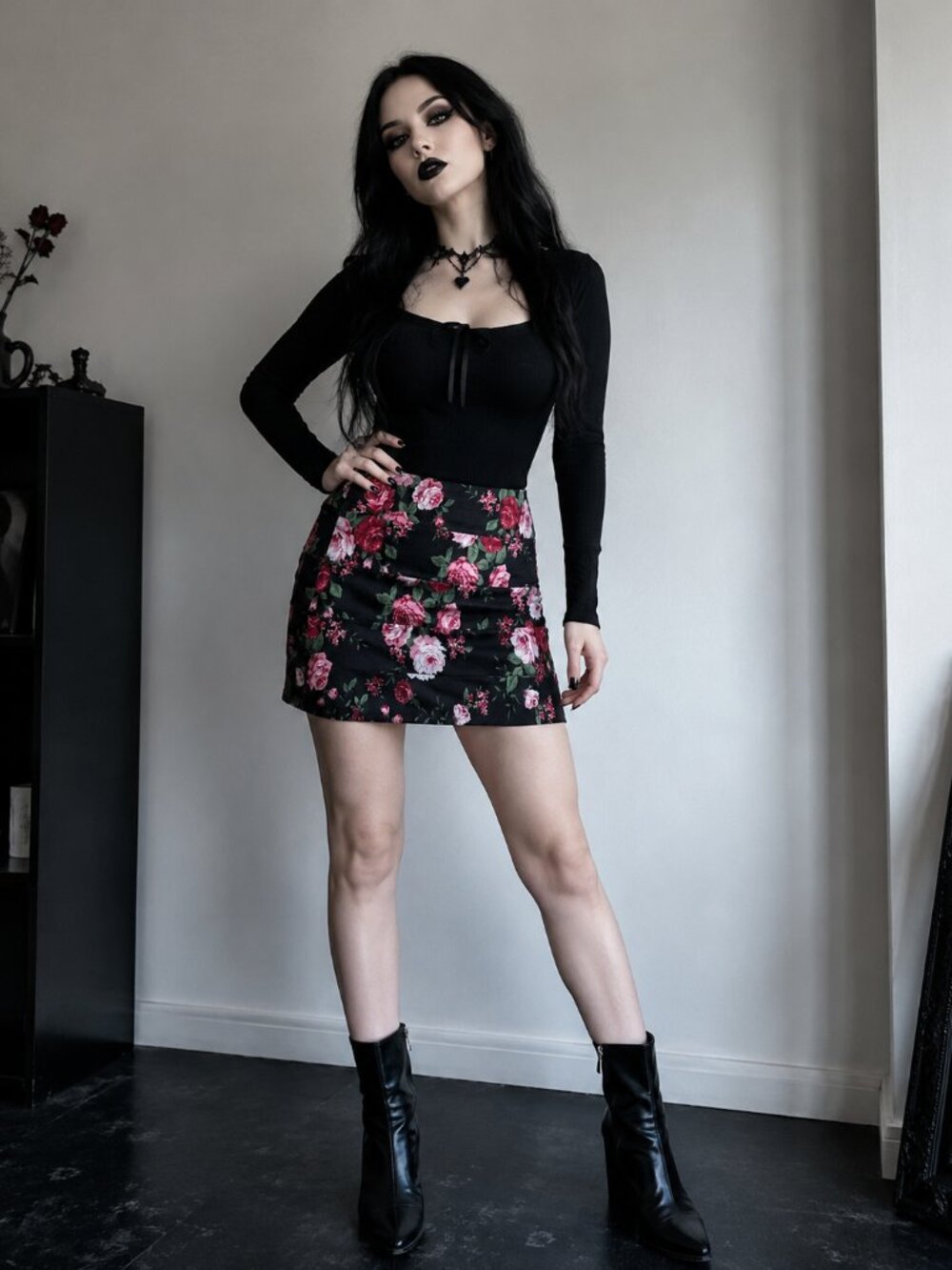 Rose Patterned Bandage Mini Skirt